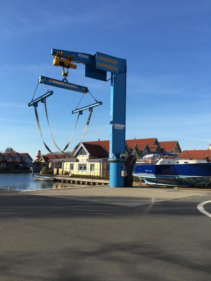 Ferienhaus Mit Bootssteg Am See In Rheinsberg Bagian luar foto
