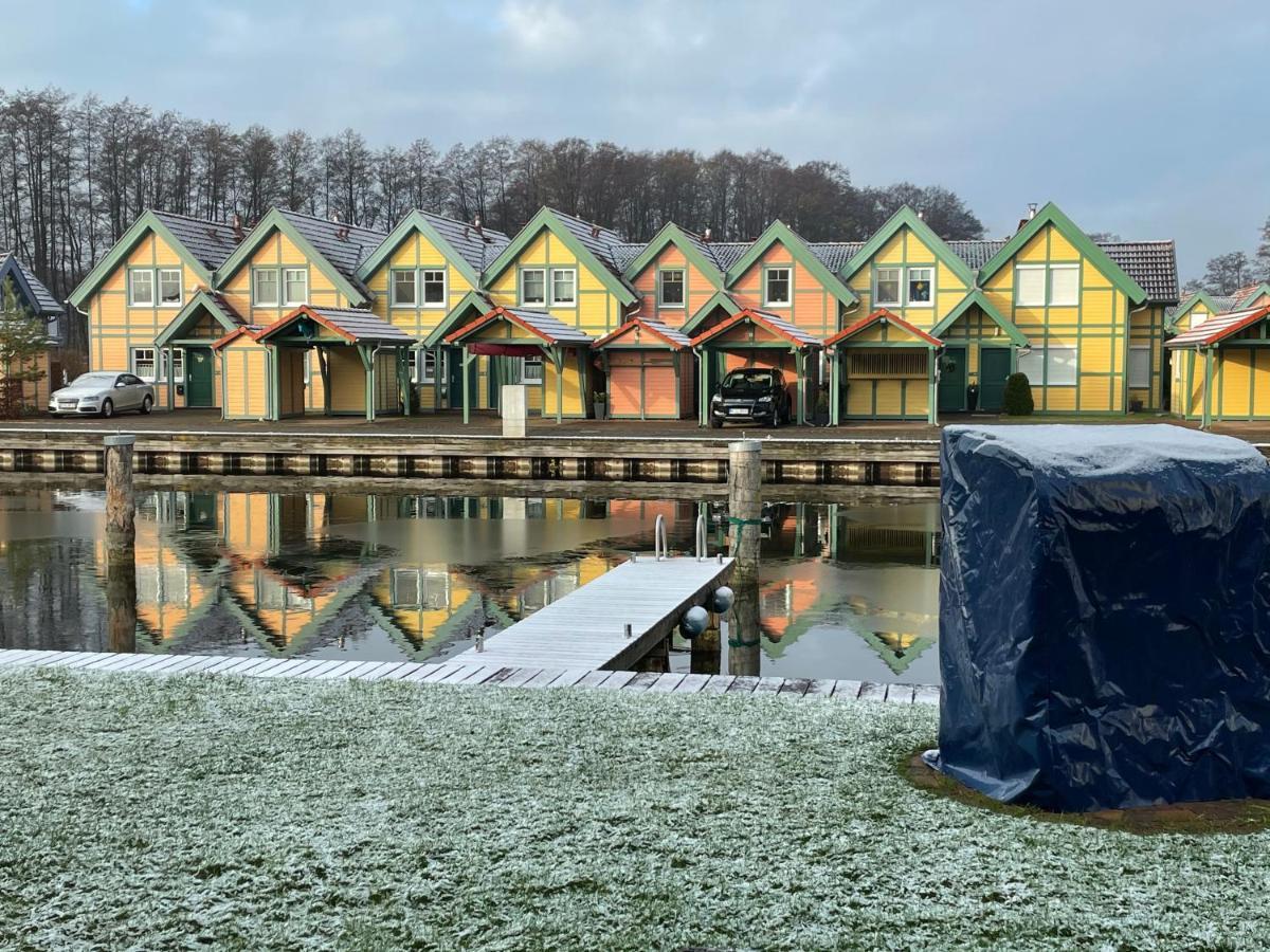 Ferienhaus Mit Bootssteg Am See In Rheinsberg Bagian luar foto